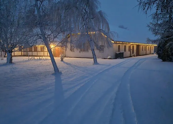 Bauernhofferien Auf Mon Bed and breakfast Askeby